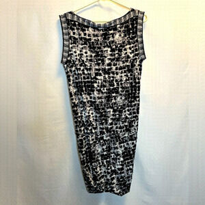 ⭐️ BCBG sexy party dress in white, black and gray- size small